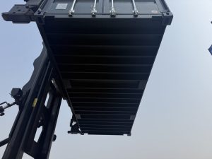 nuovo contenitore nero